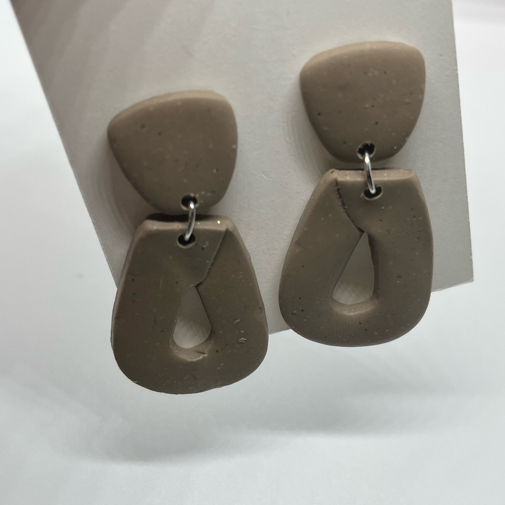 NET Handcrafted Earrings - Picture 5 of 6